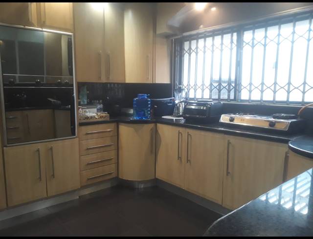 4 BEDROOM HOUSE FOR SALE IN ZINNIAVILLE